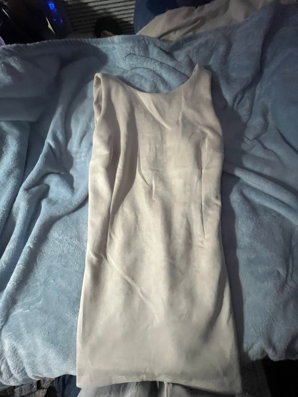 Mini , cream White XL (but tightens*)